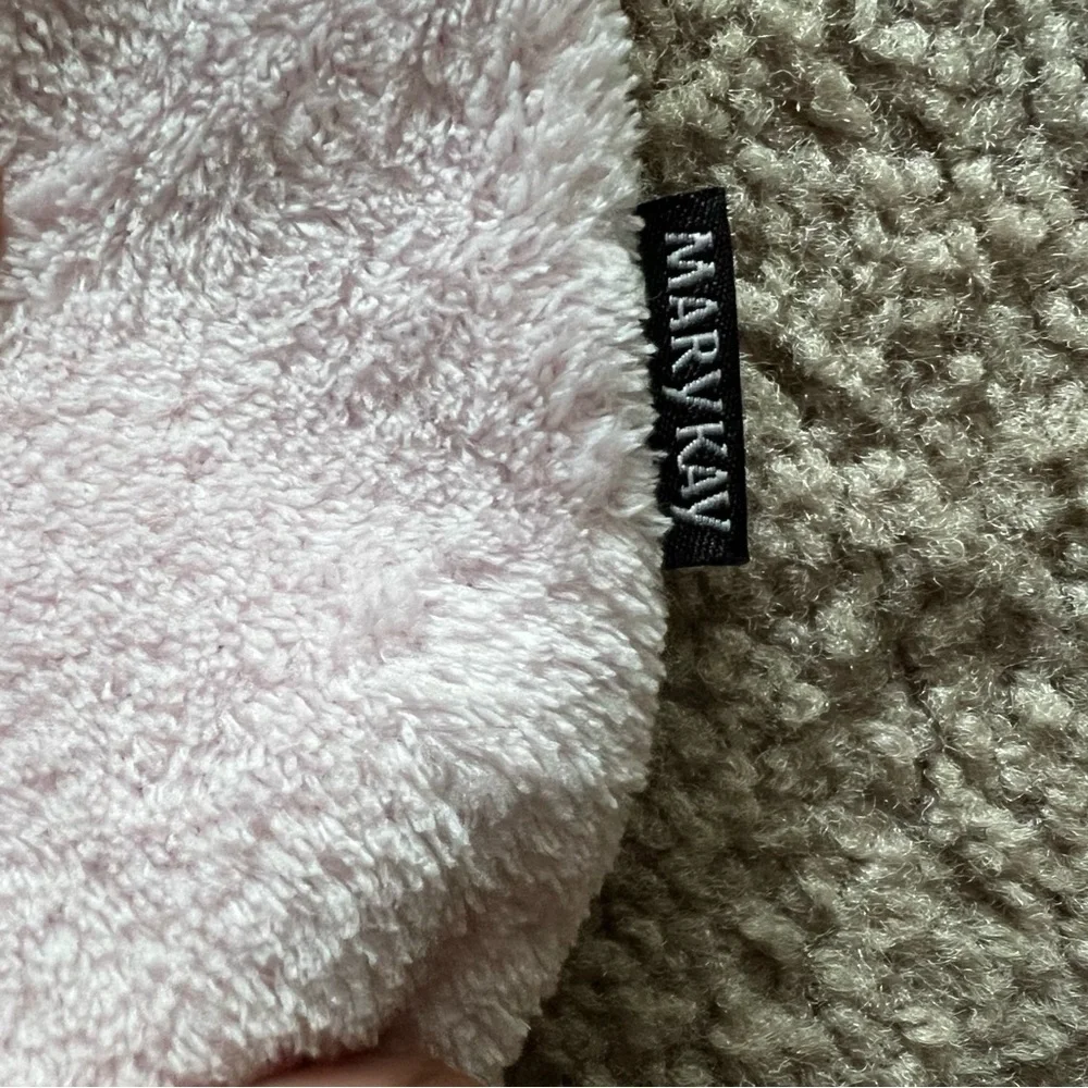 Mary Kay Pink Soft Plush Tote Bag and Eye Mask - Picture 8 of 11